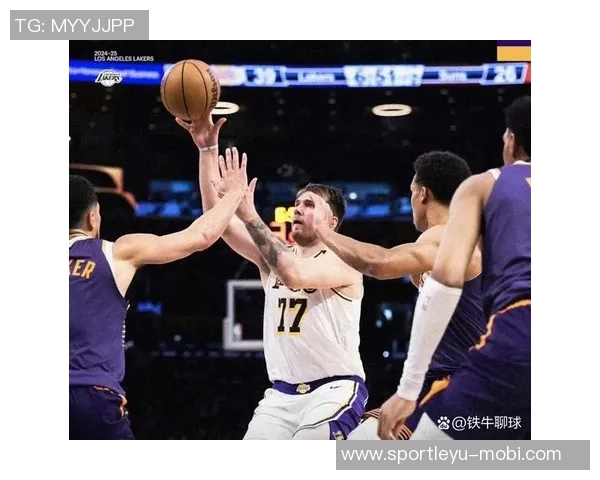 湖人半场落后76人7分东契奇贡献19分8篮板5助攻小里表现不佳仅得2分